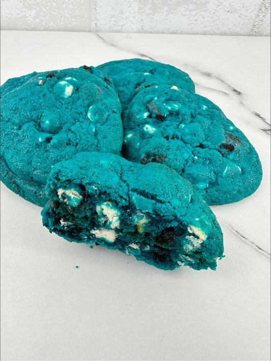 Blue Velvet Oreo Cream Cheese Cookie (4)